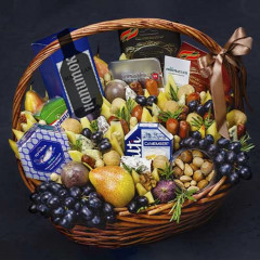 Корзина деликатесов с фруктами и орехами "Makallan"